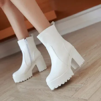 Белые ботильоны; Женская резиновая обувь; Непромокаемые ботинки 
